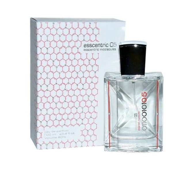 Esscentric 05 – modernus ir magnetiškas unisex arabiškas kvapas